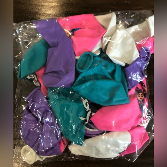 Gabbys Dollhouse Party Supplies (176 pcs) - Picture 6 of 8